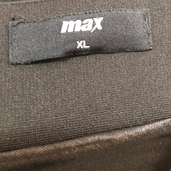 Max Black & Gold Embroidered Overlay Skirt Size XL - Picture 6 of 12